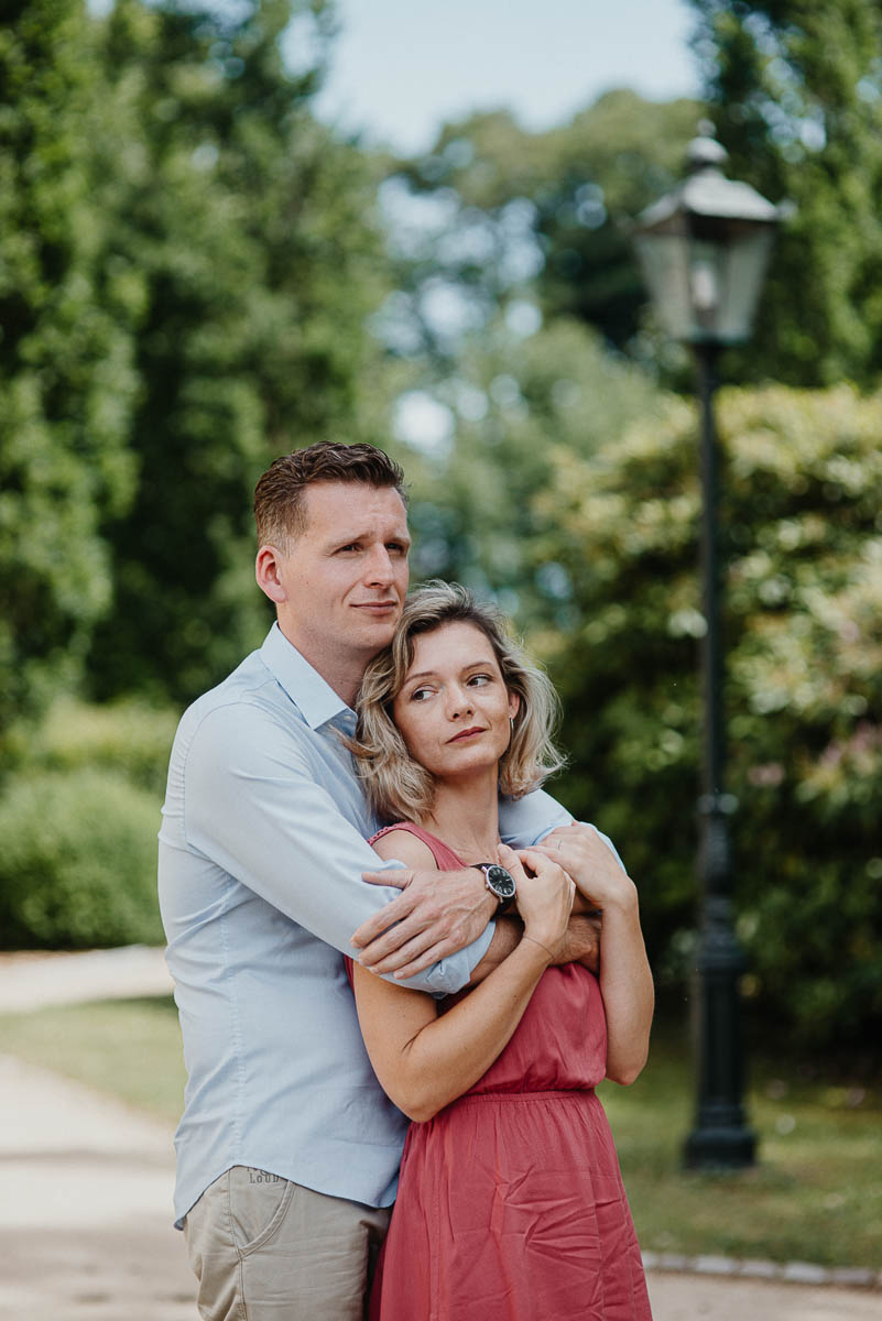 Erinnerungen an die Zeit vor der Hochzeit in natürlichen Bildern