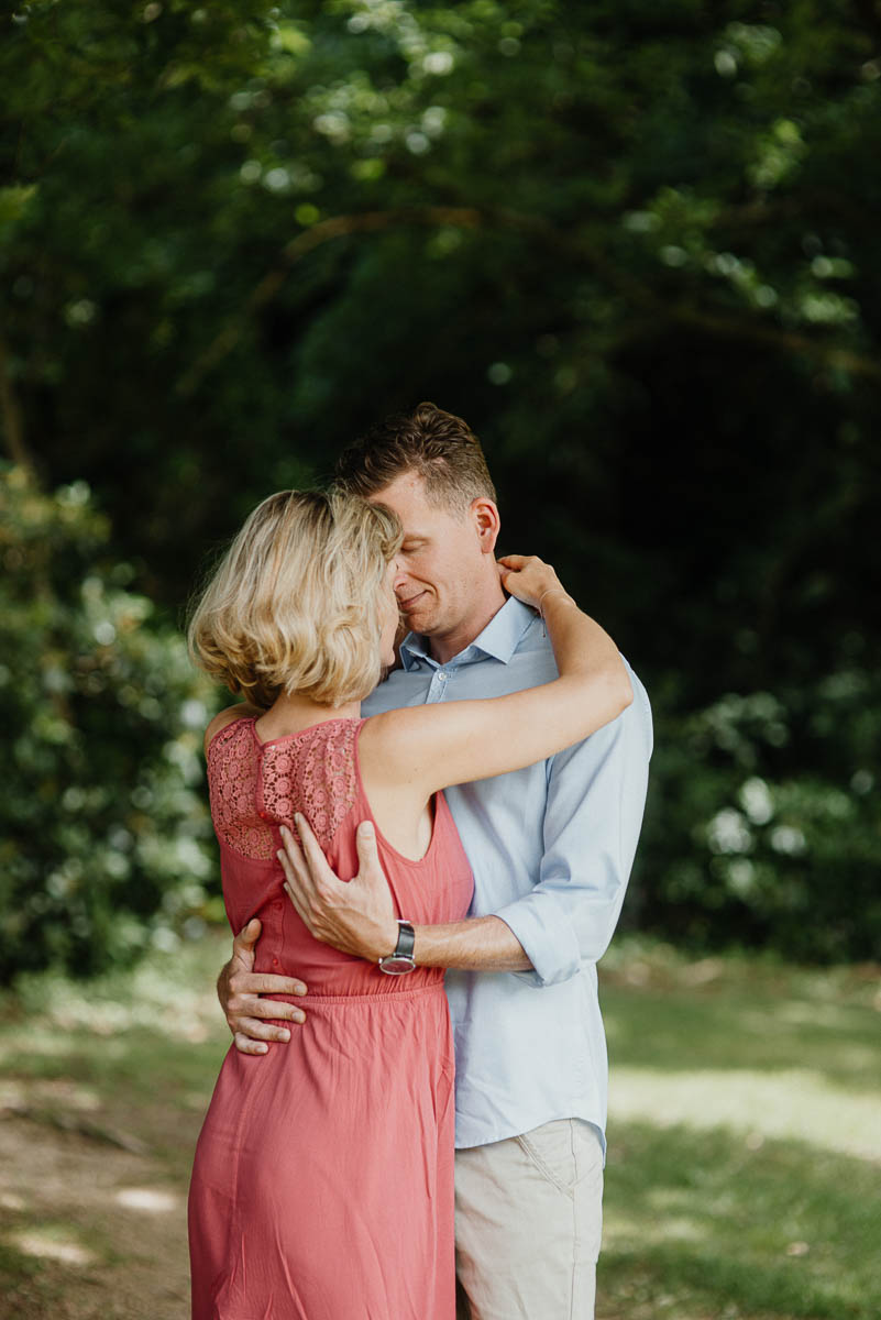 Emotionale Verlobungsfotos vor der Hochzeit