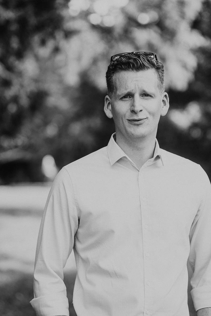 Verlobungsbilder eines Paares vor der Hochzeit