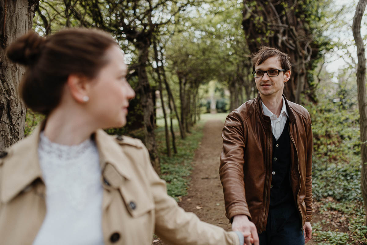Schöne Verlobungsbilder in Schloss Proschwitz