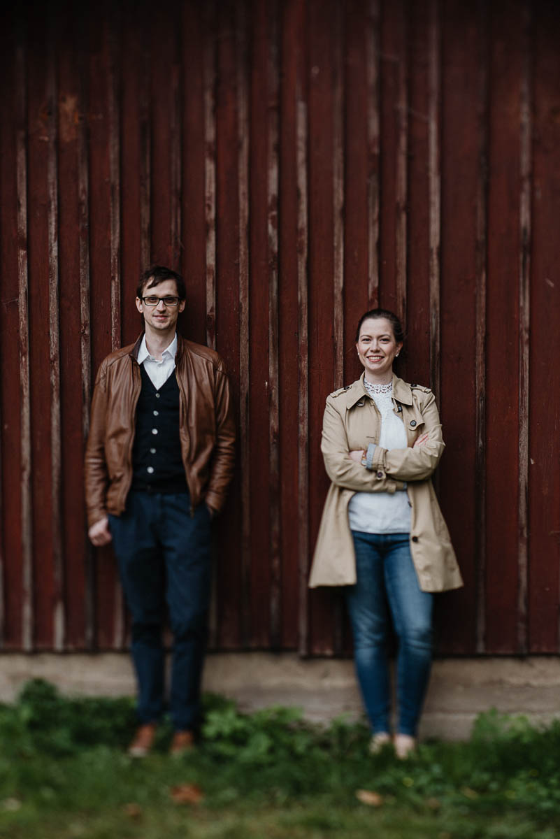 Moderne Fotografie zur Vorbereitung der Hochzeit für die Save the Date Karten