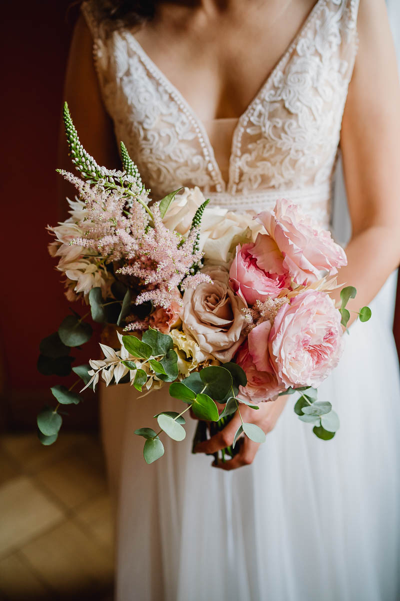 Braut mit Brautstrauss