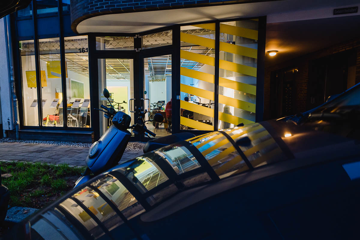 Shooting Business Ladengeschäft bei Nacht