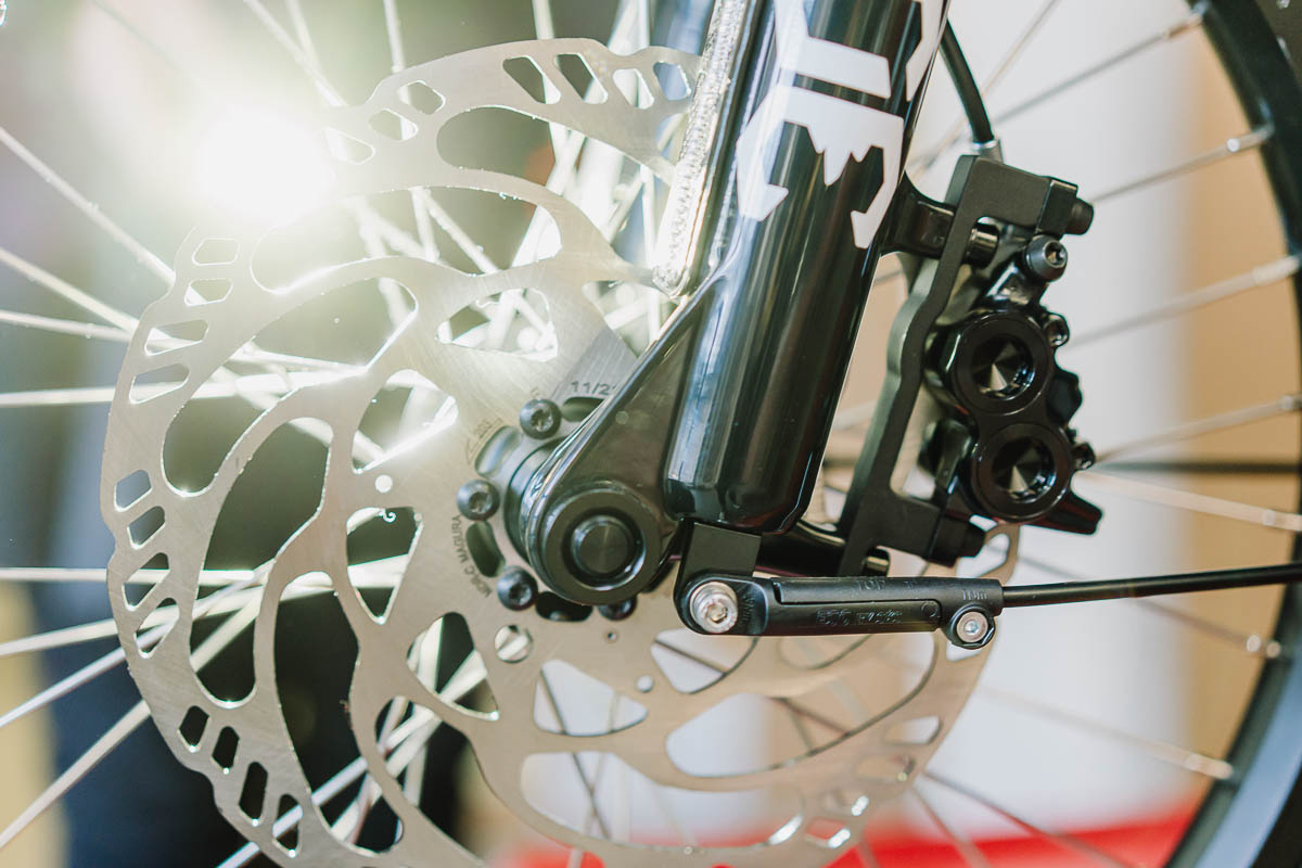 Unternehmensreportage Isicargo Berlin - die Schaltung wirds gesäubert und repariert