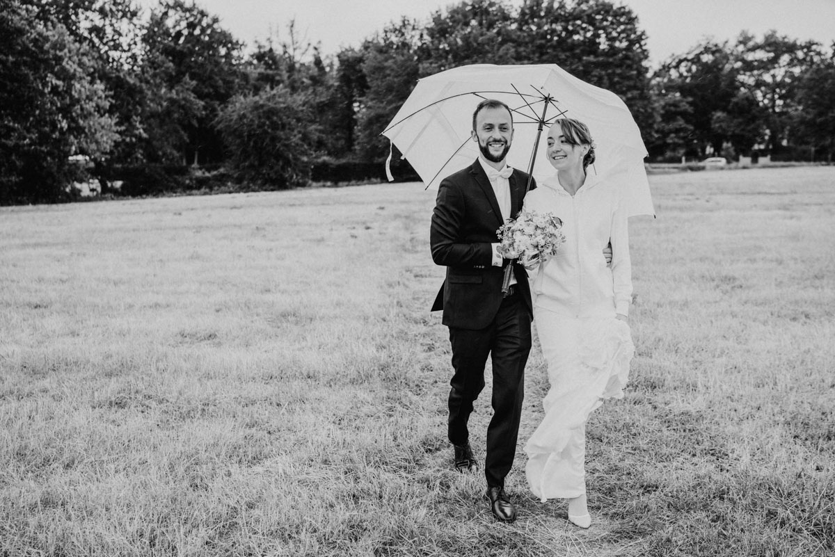 Brautpaar bei Hochzeit in Radebeul im Sonnenuntergang